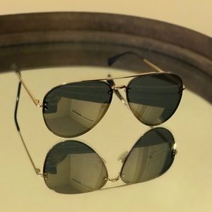 Celine
Metal Aviator Sunglasses